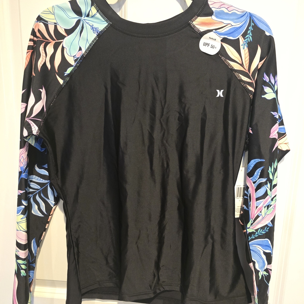 Hurley Women's Black and Multicolor Floral Long Sleeve Tee. Size M. NWT.